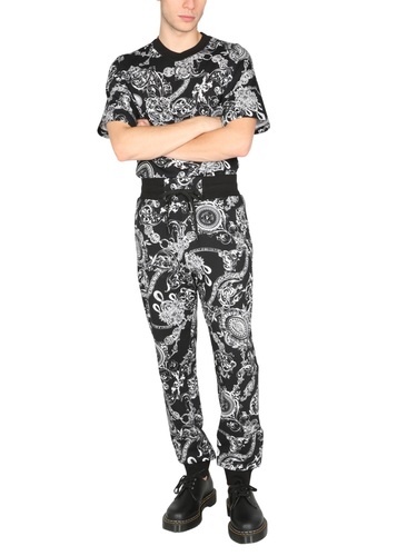 베르사체 남자 티셔츠 JEANS COUTURE WITH BIJOUX BAROQUE 프린트 71GAH6R1
